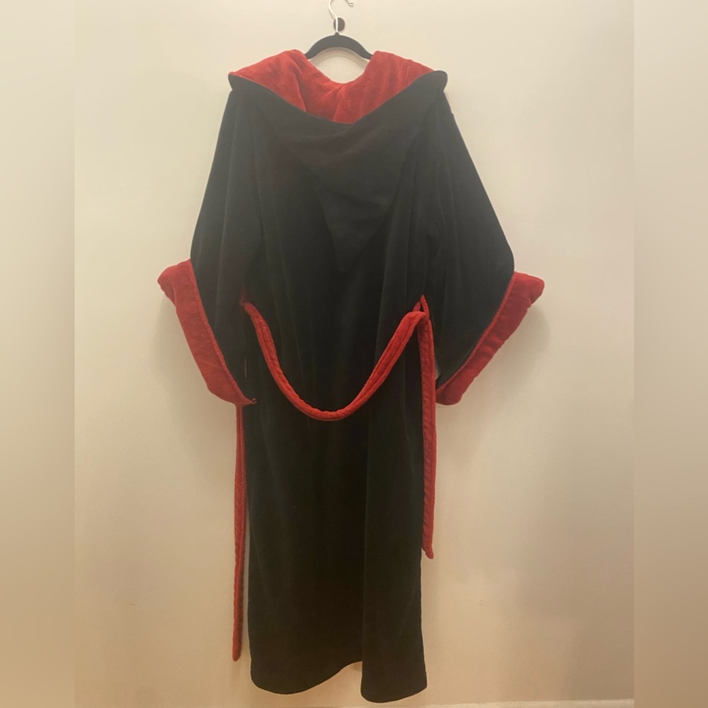 Harry Potter Gryffindor Bathrobe - Picture 3 of 6